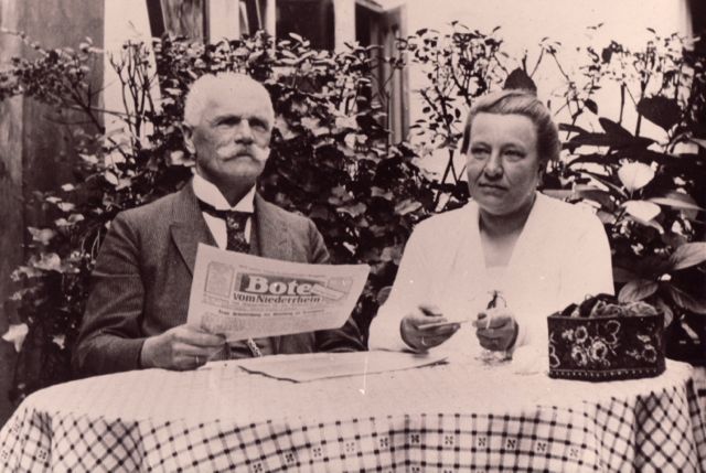 Ze hadden in hun huwelijk alvast één gemeenschappelijk punt ontdekt. Dat ze allbei hun eigen denkwereld hadden.